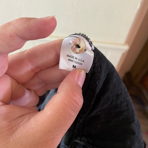 It is well black button down shirt, size medium - Picture 8 of 8